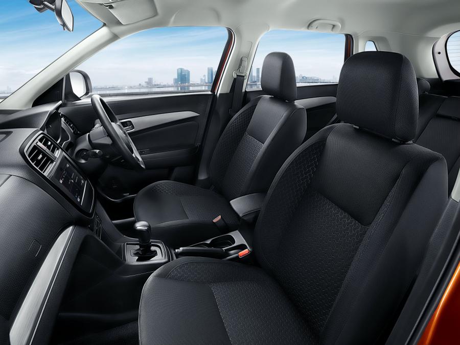 Интерьер Maruti-Suzuki Vitara Brezza 2016 года  (фото 1 из 8)